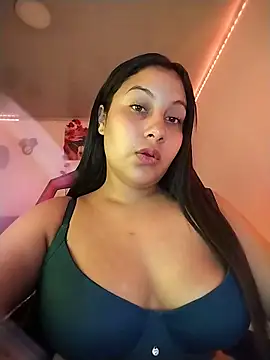 esmeralda jadees online show from June 15, 2026, 8:22 pm