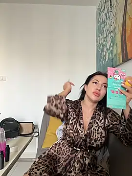 Snapshot of AleksandraRich chatting on November 25, 2025, 1:16 am AleksandraRich online show from November 25, 2025, 1:16 am