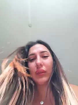 Snapshot of AleksandraRich chatting on May 28, 2026, 1:03 am AleksandraRich online show from May 28, 2026, 1:03 am