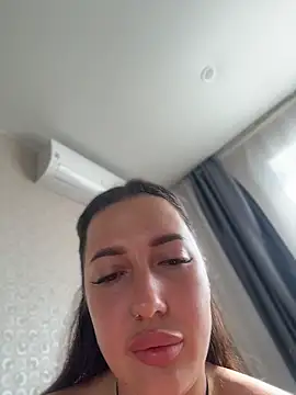 AleksandraRich online show from June 6, 2026, 1:11 am