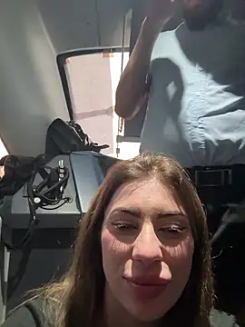 Snapshot of Alicedream5 chatting on October 16, 2025, 3:35 pm Alicedream5 online show from October 16, 2025, 3:35 pm