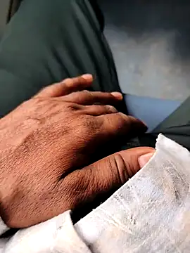 himvilohi08 online show from September 18, 2025, 4:58 am