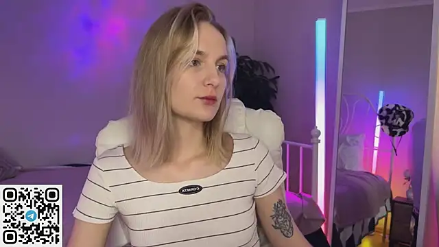  Vikky Moon  online show from June 20, 2026, 1:09 am