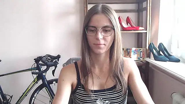 love megi online show from May 4, 2026, 1:29 pm