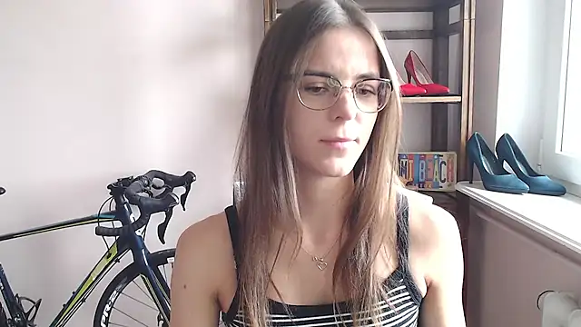 love megi online show from May 7, 2026, 1:27 pm
