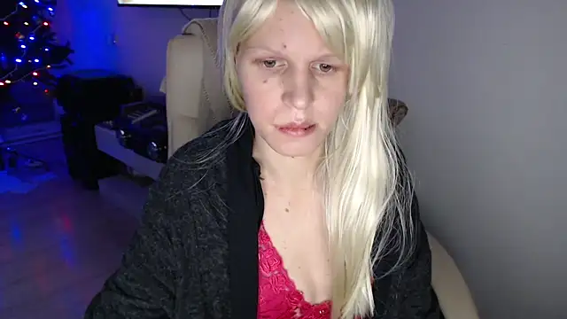 ElssaRush online show from December 22, 2025, 4:53 am