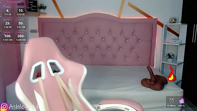 Snapshot of Ashley_dolll chatting on October 5, 2025, 9:02 pm Ashley dolll online show from October 5, 2025, 9:02 pm