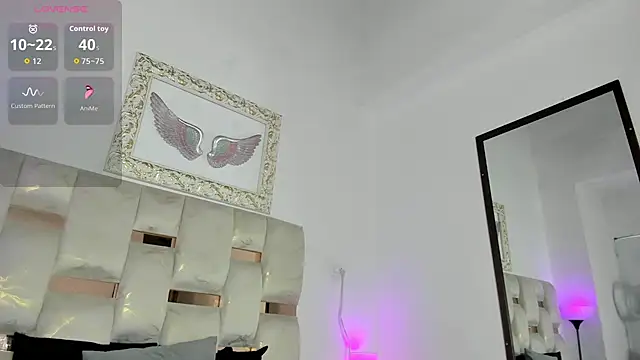 Lola Blondie online show from November 28, 2025, 12:19 pm