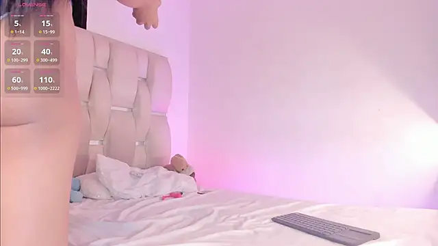 Snapshot of Paris_natalie chatting on September 28, 2025, 9:36 am Paris natalie online show from September 28, 2025, 9:36 am