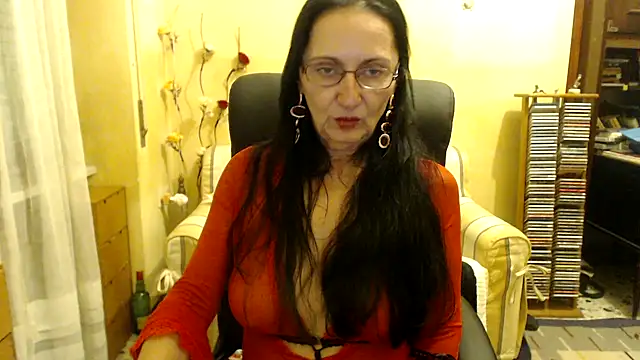 Snapshot of RobertaFox69 chatting on December 5, 2025, 8:16 pm RobertaFox69 online show from December 5, 2025, 8:16 pm