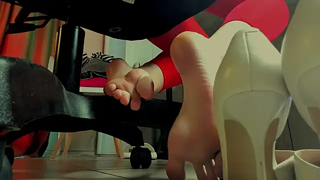 Snapshot of OlgaPetrova chatting on September 29, 2025, 11:37 am OlgaPetrova online show from September 29, 2025, 11:37 am