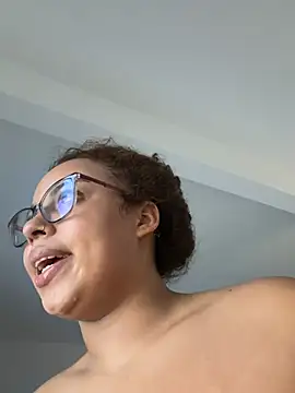 AlesiaCooper online show from May 6, 2026, 11:10 pm