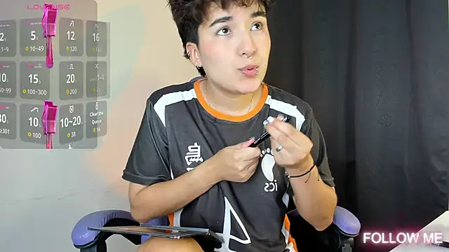 emma cute7 online show from October 3, 2025, 3:03 am