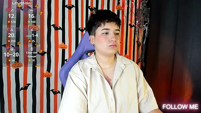 emma cute7 online show from October 12, 2025, 3:38 am