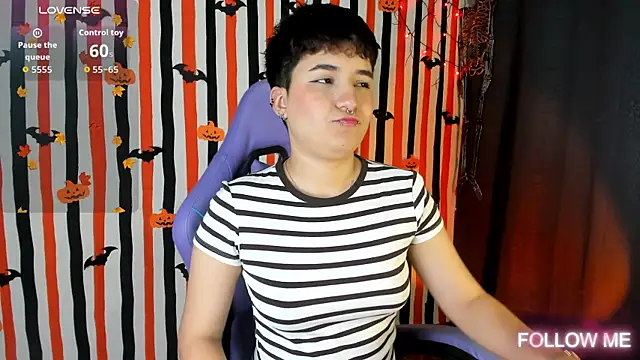 emma cute7 online show from October 18, 2025, 3:31 am