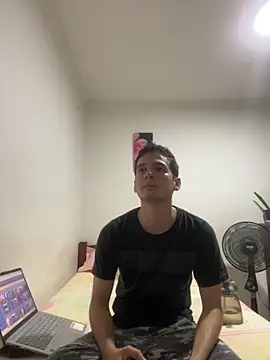 Thiagobb7 online show from September 22, 2025, 11:07 pm