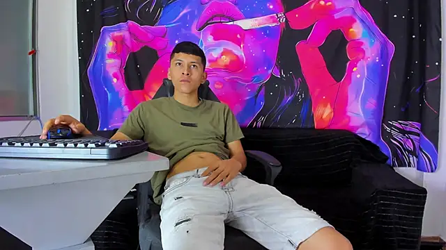 MAXXY CUTE online show from March 22, 2025, 4:58 pm