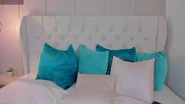 megan jonesss online show from October 20, 2025, 10:32 pm