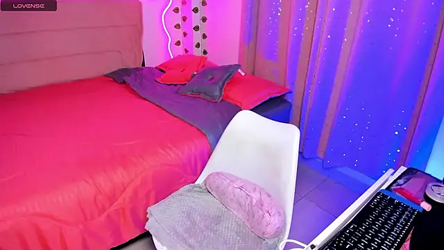 Snapshot of Vickysth chatting on March 8, 2026, 11:08 pm Vickysth online show from March 8, 2026, 11:08 pm