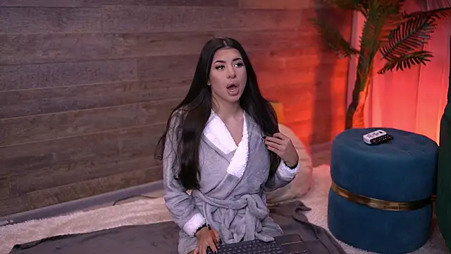 TanyaVonDe online show from November 11, 2025, 5:46 pm