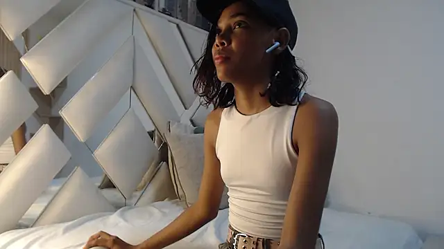 willow smitt online show from April 26, 2026, 1:53 pm