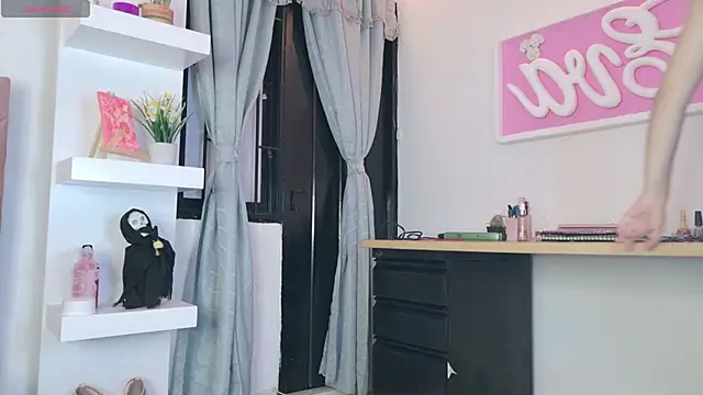 Snapshot of eva_sin18 chatting on November 20, 2025, 11:15 pm eva sin18 online show from November 20, 2025, 11:15 pm