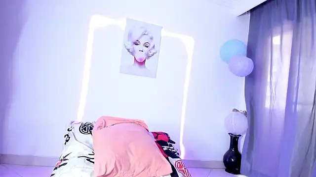 Snapshot of sweet_cinamon chatting on October 19, 2025, 1:23 pm sweet cinamon online show from October 19, 2025, 1:23 pm