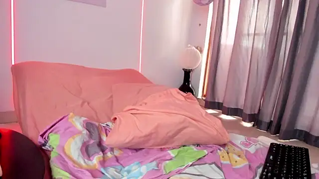 Snapshot of sweet_cinamon chatting on October 24, 2025, 7:32 pm sweet cinamon online show from October 24, 2025, 7:32 pm