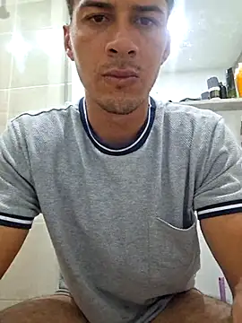 Snapshot of piterr_hot chatting on March 17, 2025, 10:06 pm piterr hot online show from March 17, 2025, 10:06 pm