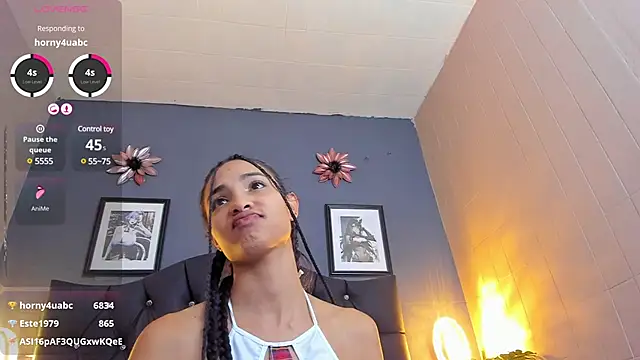 Lissandra 18 online show from March 12, 2025, 1:30 pm