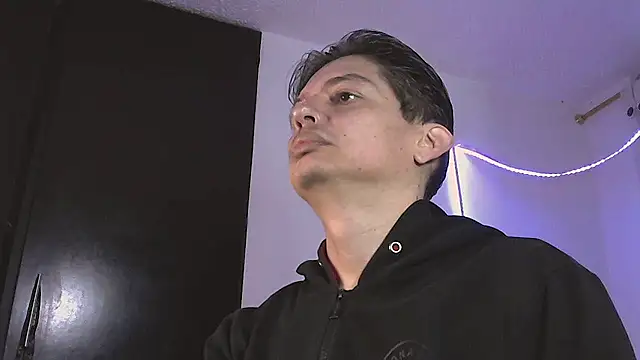 Eiocho122 online show from February 5, 2026, 3:22 am