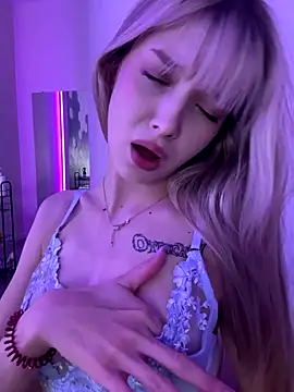 BellaSecrett online show from September 18, 2025, 2:30 pm