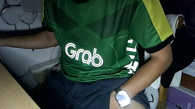 mak mark92 online show from November 6, 2025, 3:02 pm