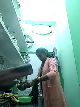 Hotty-Nidhi online show from December 15, 2025, 3:49 pm