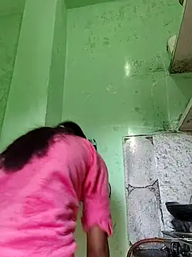 Hotty-Nidhi online show from December 17, 2025, 5:13 am