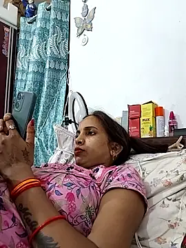 Hotty-Nidhi online show from June 4, 2026, 5:52 pm