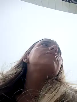 AlexisWhit online show from October 26, 2025, 8:42 am