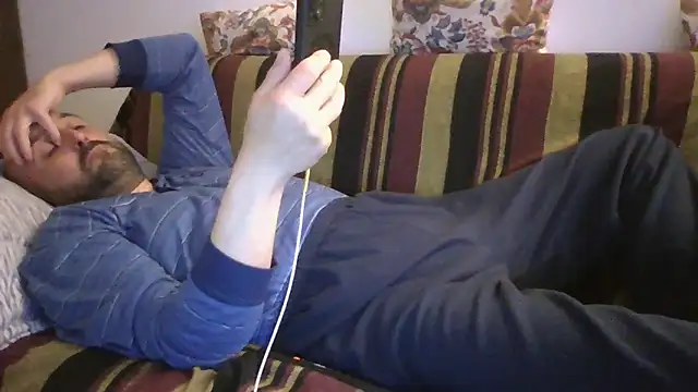 maxxxio12 online show from April 23, 2026, 6:54 pm