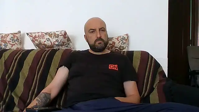 maxxxio12 online show from June 14, 2026, 8:27 am