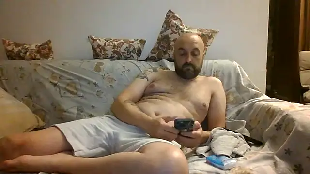 Snapshot of maxxxio12 chatting on July 9, 2026, 8:02 pm maxxxio12 online show from July 9, 2026, 8:02 pm