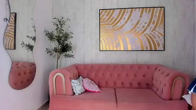 Snapshot of Krissi_latore chatting on March 20, 2026, 12:43 pm Krissi latore online show from March 20, 2026, 12:43 pm