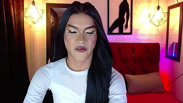 agatha rodriguez online show from November 25, 2025, 2:06 pm