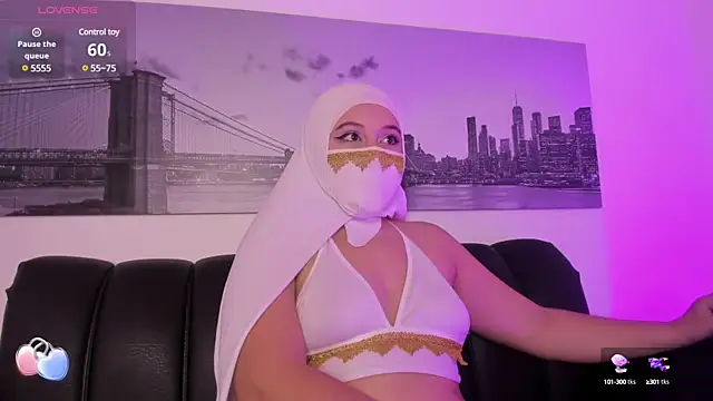 Snapshot of Leila_Saadi chatting on March 17, 2025, 12:25 pm Leila Saadi online show from March 17, 2025, 12:25 pm