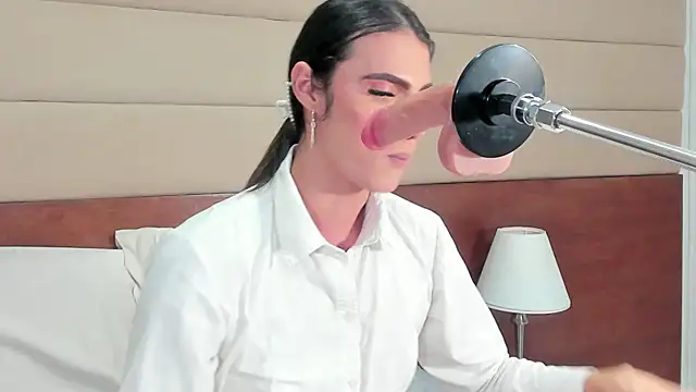 Snapshot of shantall_skinny chatting on October 10, 2025, 4:00 am shantall skinny online show from October 10, 2025, 4:00 am