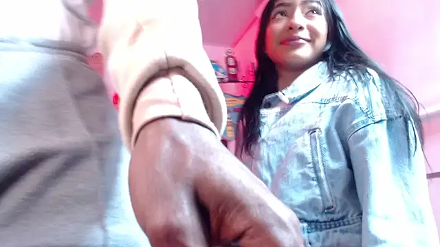 lili roussi online show from October 3, 2025, 4:53 am