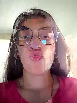 HOLY DOLL online show from October 8, 2025, 8:06 pm