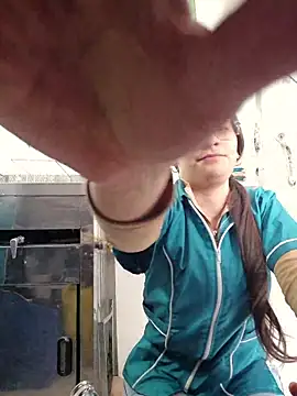 HOLY DOLL online show from October 30, 2025, 9:26 pm