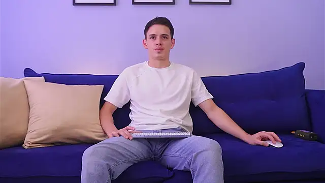 mask guy online show from March 16, 2025, 6:55 pm