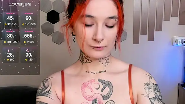 Angel Monica online show from October 7, 2025, 2:31 am