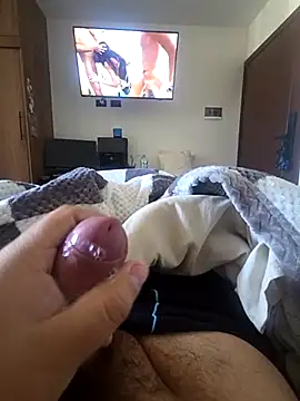 Hellovercat91 online show from April 12, 2026, 12:43 pm